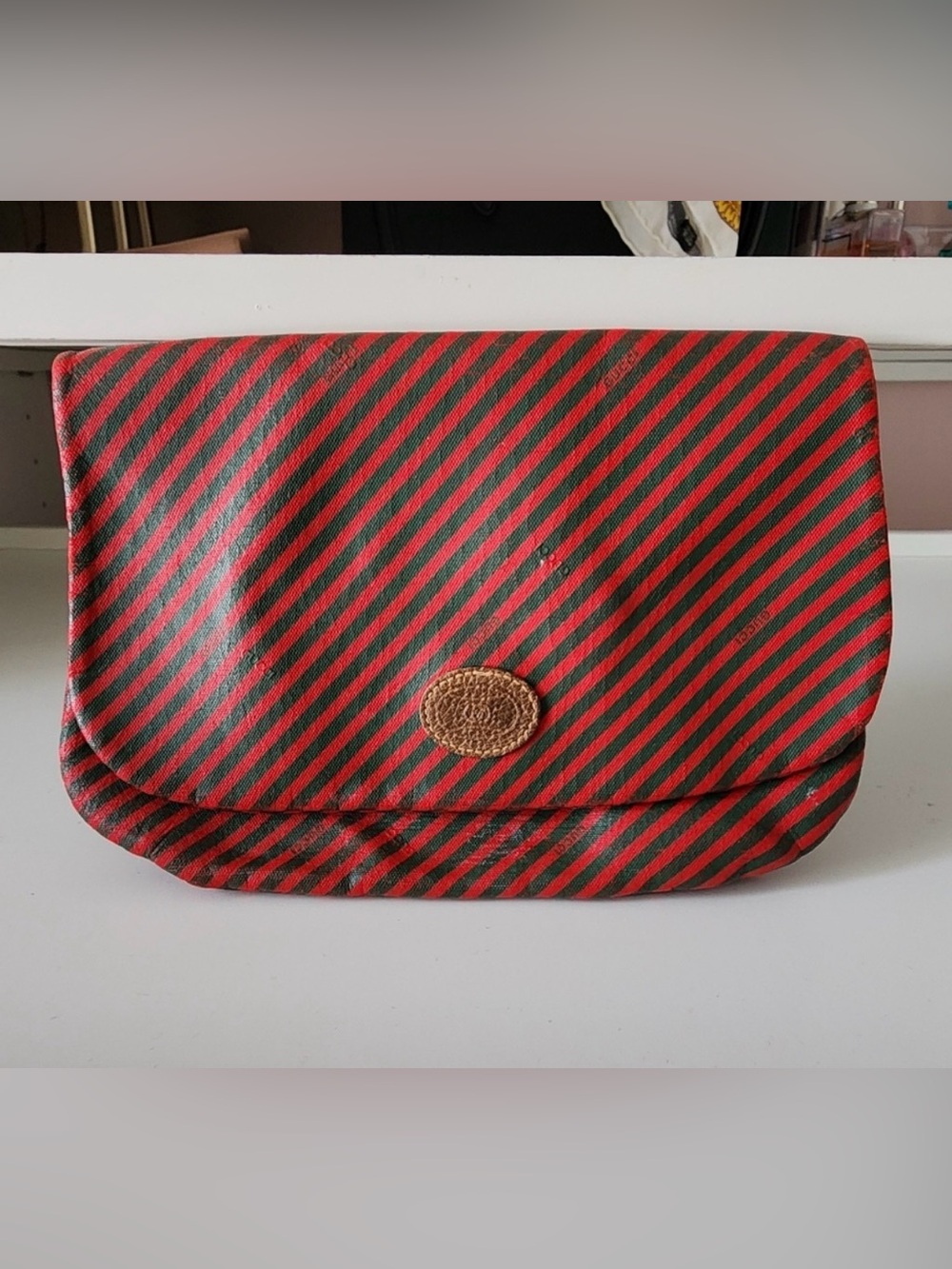 Gucci Red Canvas Clutch Bag (Pre-Owned)